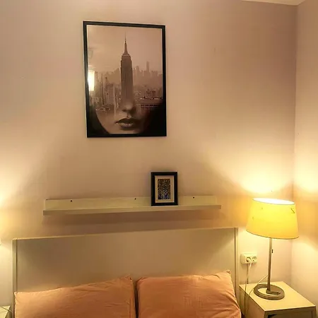 Apartament 3 Bedroom Next To Airport & La Sagrada Familia Metro And Fc Barcelona Stadium