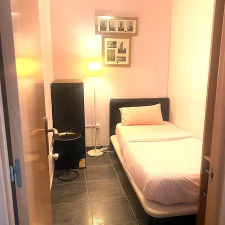 Apartament 3 Bedroom Next To Airport & La Sagrada Familia Metro And Fc Barcelona Stadium