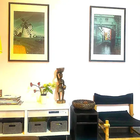 Apartment 3 Bedroom Next To Airport & La Sagrada Familia Metro And Fc Barcelona Stadium *