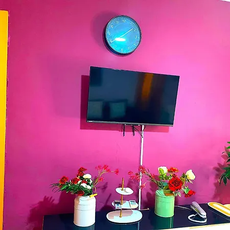 3 Bedroom Next To Airport & La Sagrada Familia Metro And Fc Barcelona Stadium Apartment *