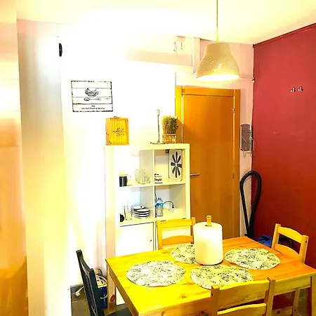 3 Bedroom Next To Airport & La Sagrada Familia Metro And Fc Barcelona Stadium Apartment L'Hospitalet de Llobregat