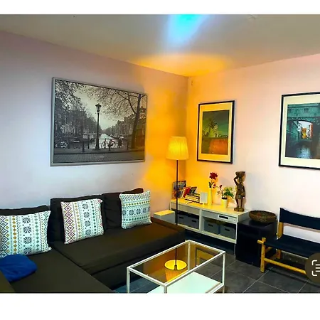 3 Bedroom Next To Airport & La Sagrada Familia Metro And Fc Barcelona Stadium Apartment *